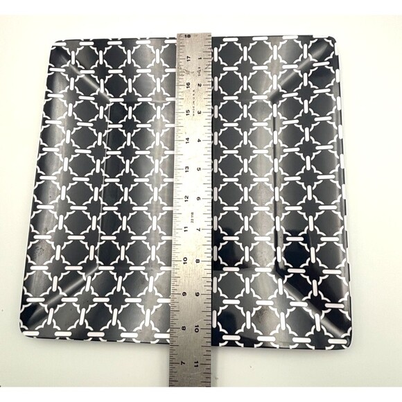 4 Sur La Table Square Red/White & Blue Quatrefoil Melamine Plates-2 NEW 2 Preown - Picture 7 of 7